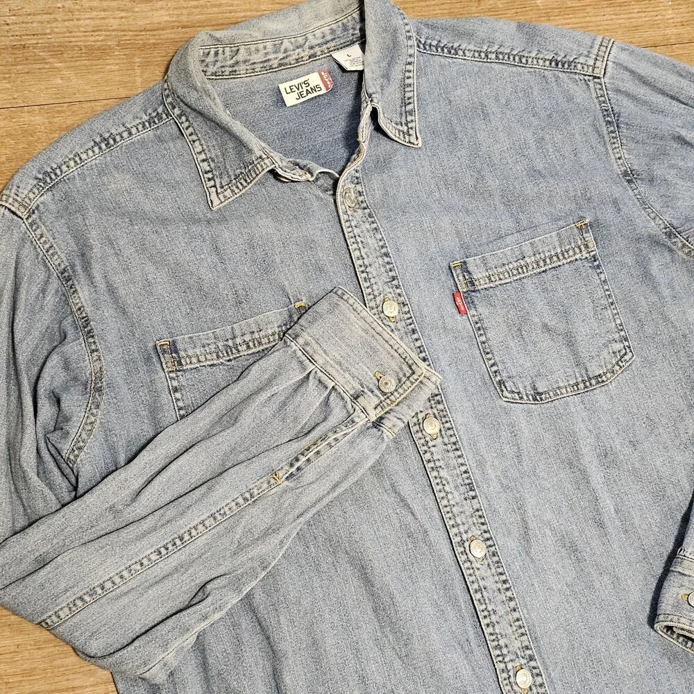 Levis Denim Shirt Mens L Light Wash Blue Button Up Long Sleeve Western Workwear